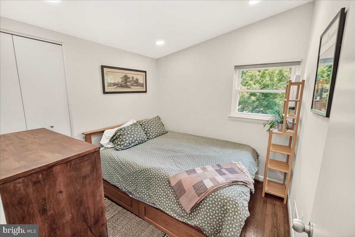 KEMP MILL ESTATES - Residential