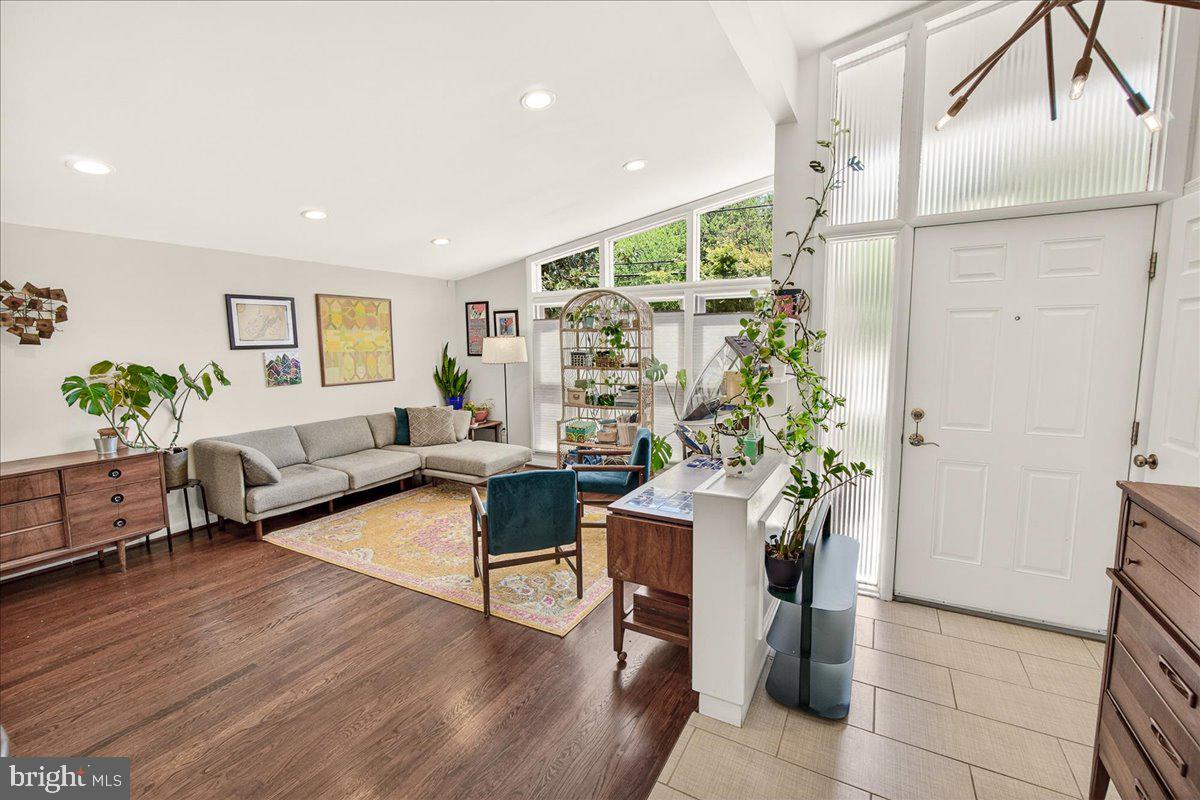 KEMP MILL ESTATES - Residential