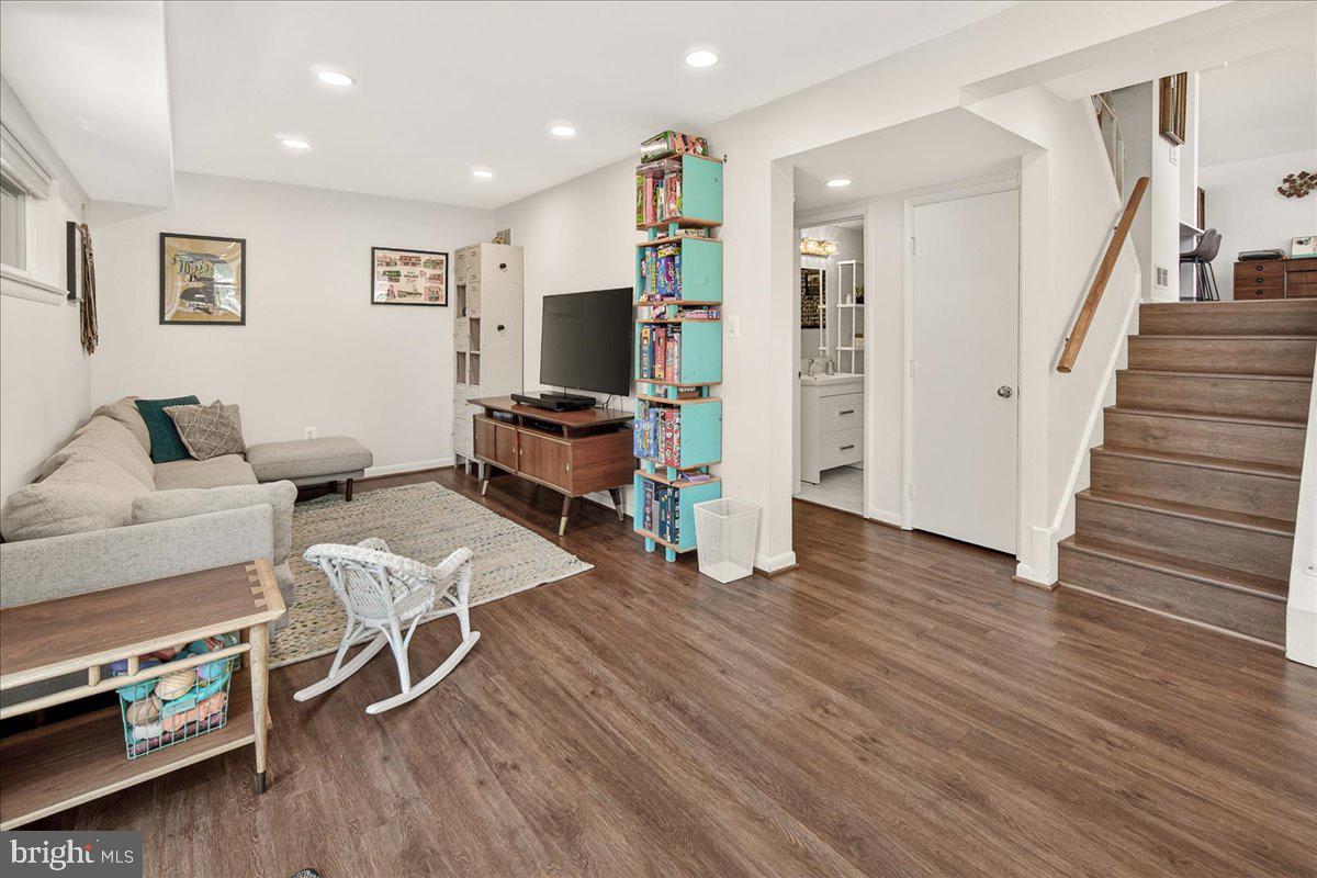 KEMP MILL ESTATES - Residential