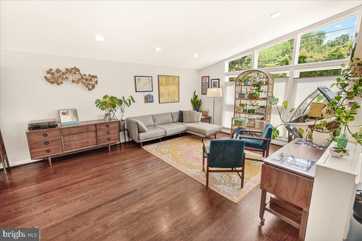 KEMP MILL ESTATES - Residential