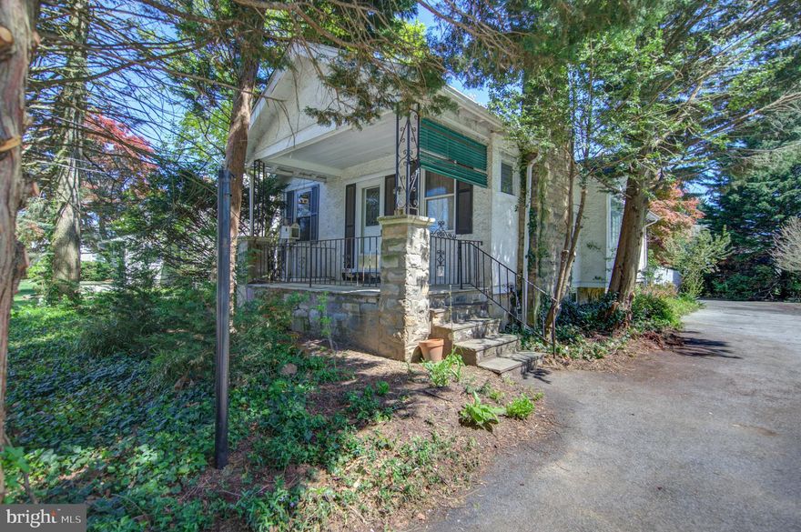 Investor Alert!! Handyman Special. Great opportunity for an investor or end user to have a ton of instant equity in this home. Great bones just needs your elbow grease to shine her up.