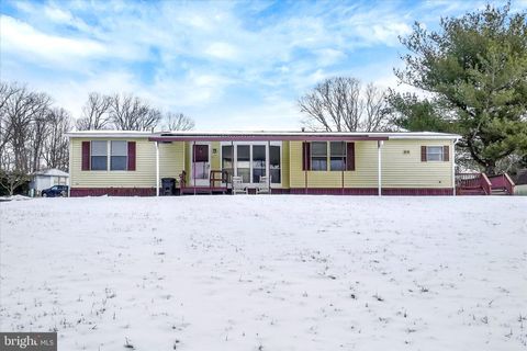 63 SHAWNA AVENUE YORK PA 17402