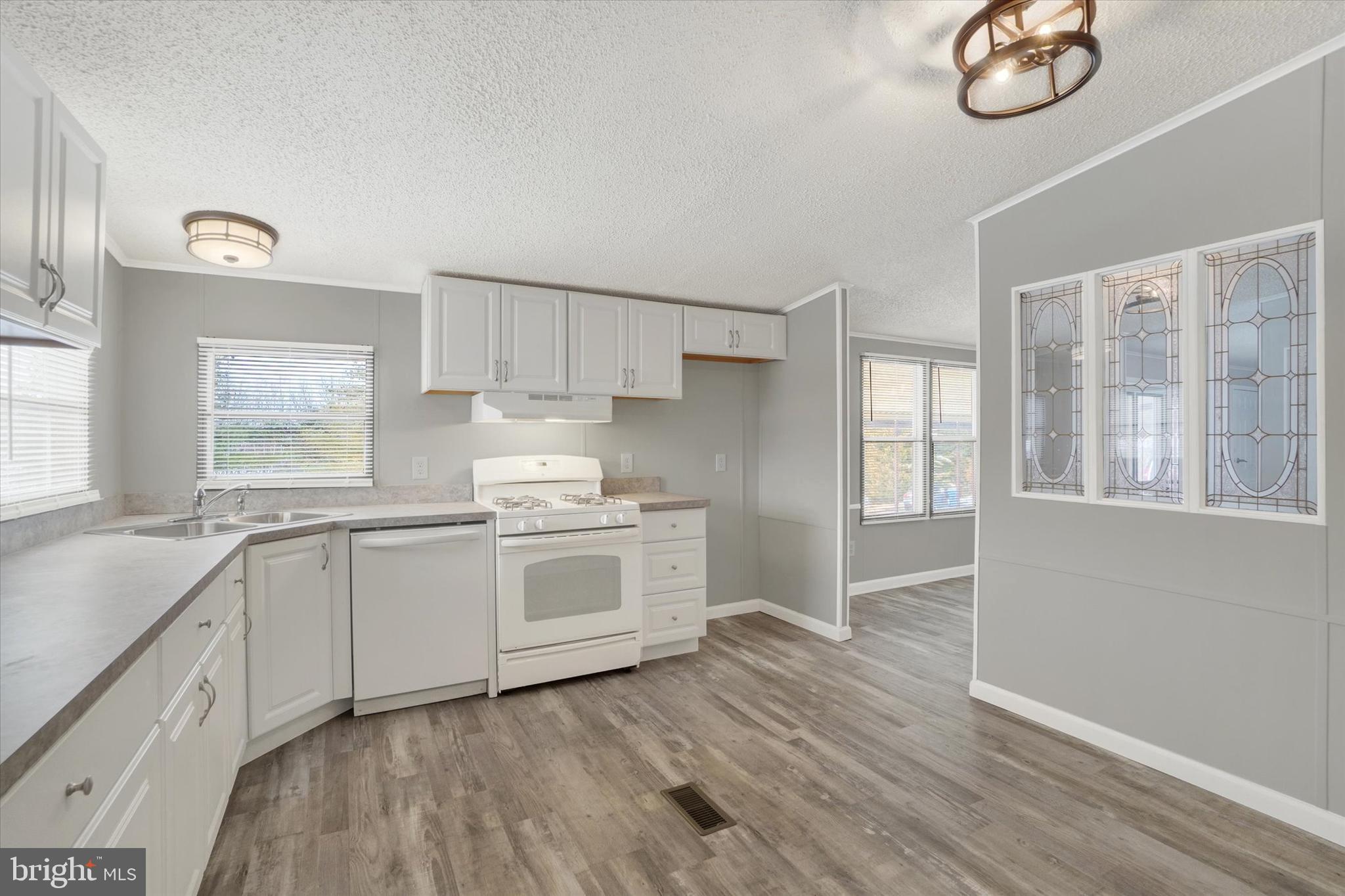 MILL CREEK ESTATES - Residential