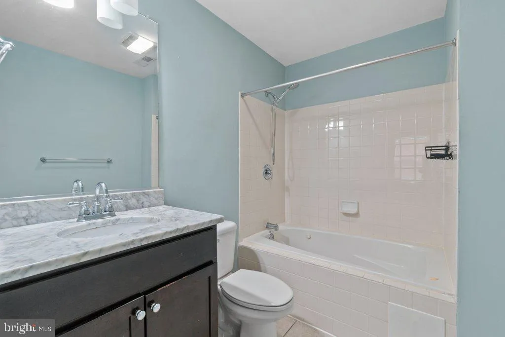 Baltimore, Maryland 21231, United States, 2 Bedrooms Bedrooms, ,3 BathroomsBathrooms,Residential,Pending,127558