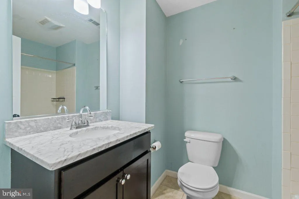Baltimore, Maryland 21231, United States, 2 Bedrooms Bedrooms, ,3 BathroomsBathrooms,Residential,Pending,127558