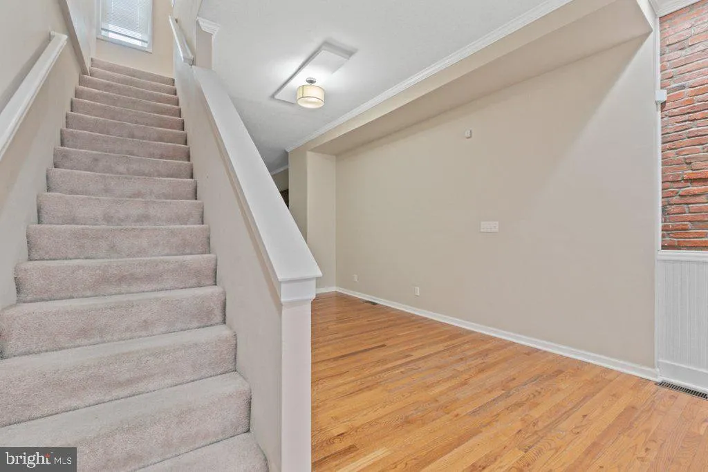 Baltimore, Maryland 21231, United States, 2 Bedrooms Bedrooms, ,3 BathroomsBathrooms,Residential,Pending,127558