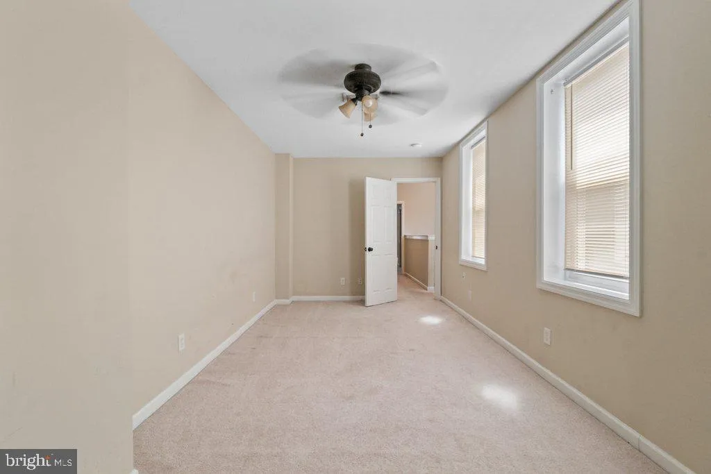 Baltimore, Maryland 21231, United States, 2 Bedrooms Bedrooms, ,3 BathroomsBathrooms,Residential,Pending,127558