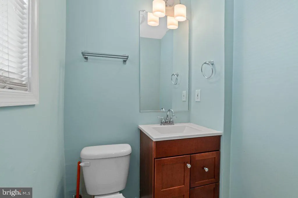 Baltimore, Maryland 21231, United States, 2 Bedrooms Bedrooms, ,3 BathroomsBathrooms,Residential,Pending,127558