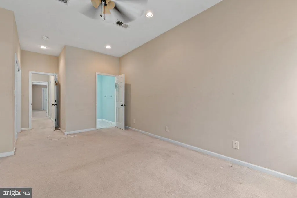 Baltimore, Maryland 21231, United States, 2 Bedrooms Bedrooms, ,3 BathroomsBathrooms,Residential,Pending,127558