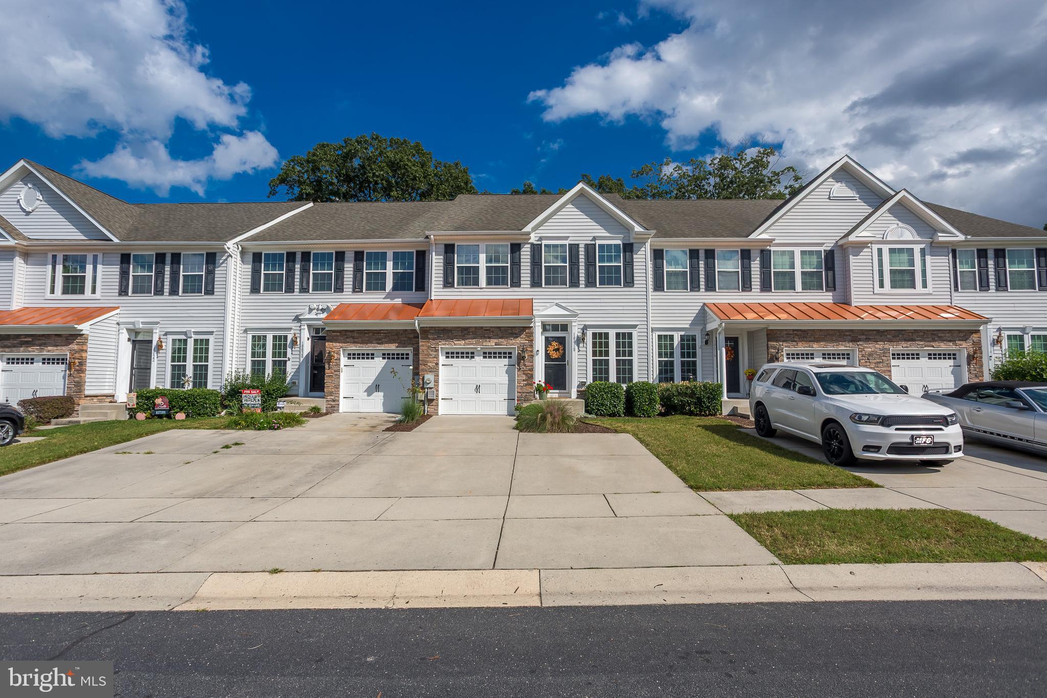 10018 IRON POINTE DRIVE