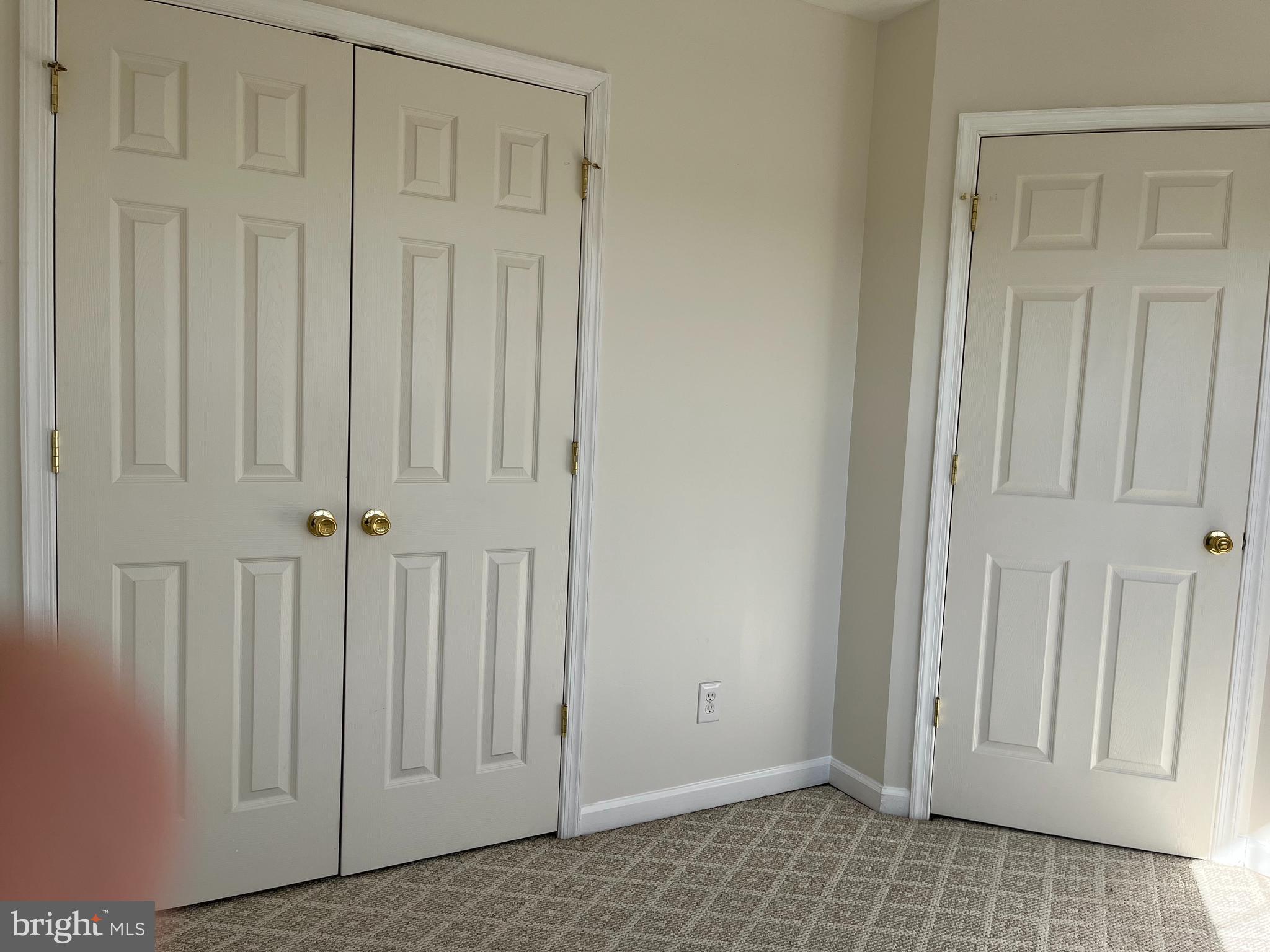 MILLS FARM - Residential