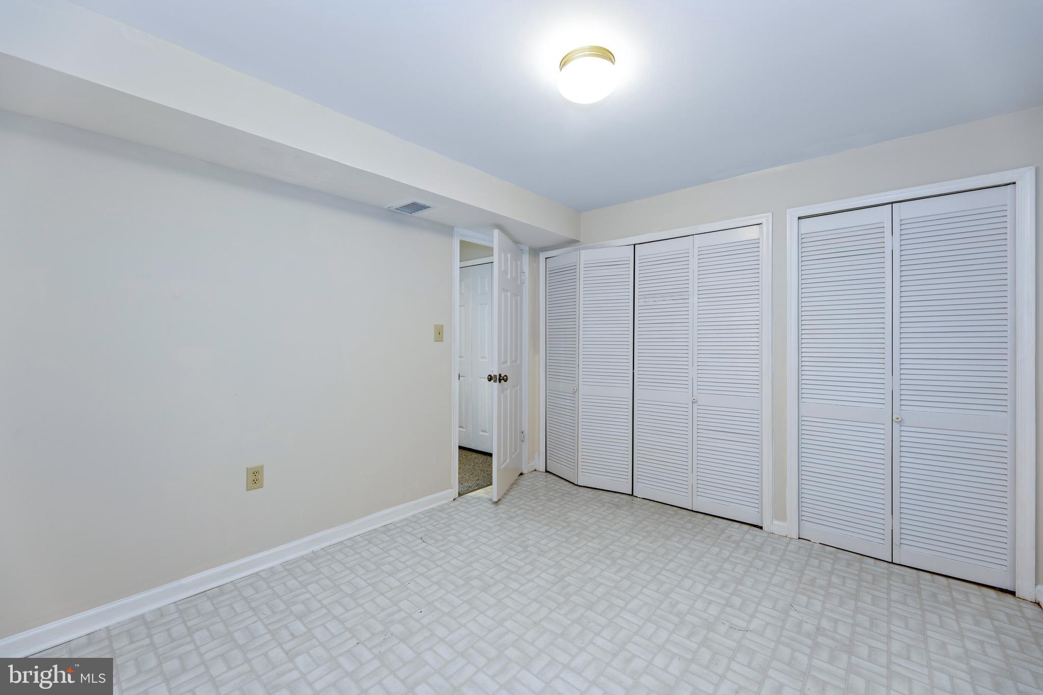 MONCLAIR - Residential