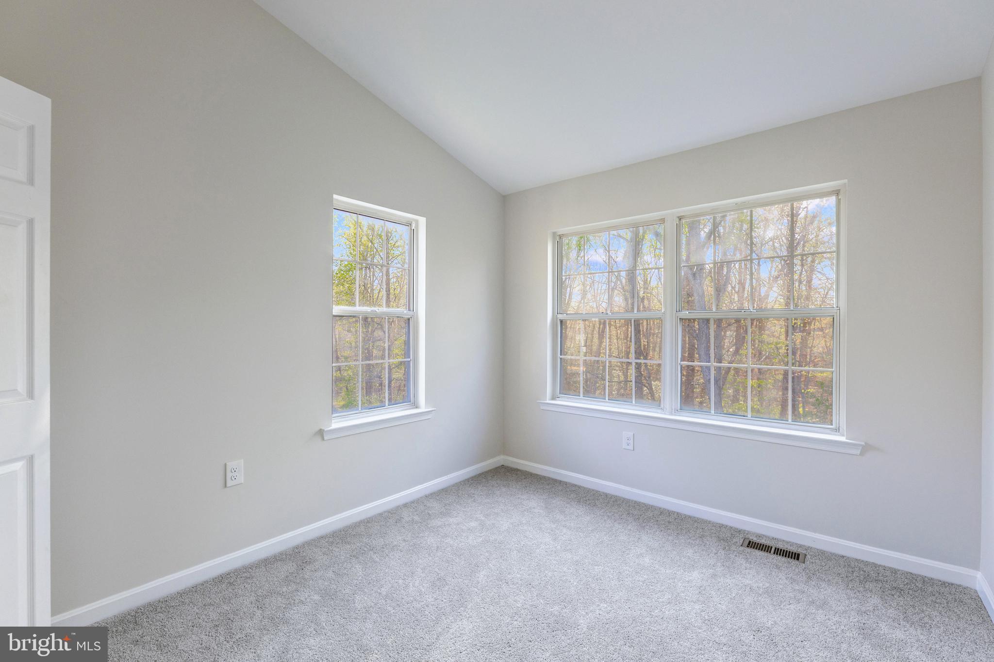 MONCLAIR - Residential