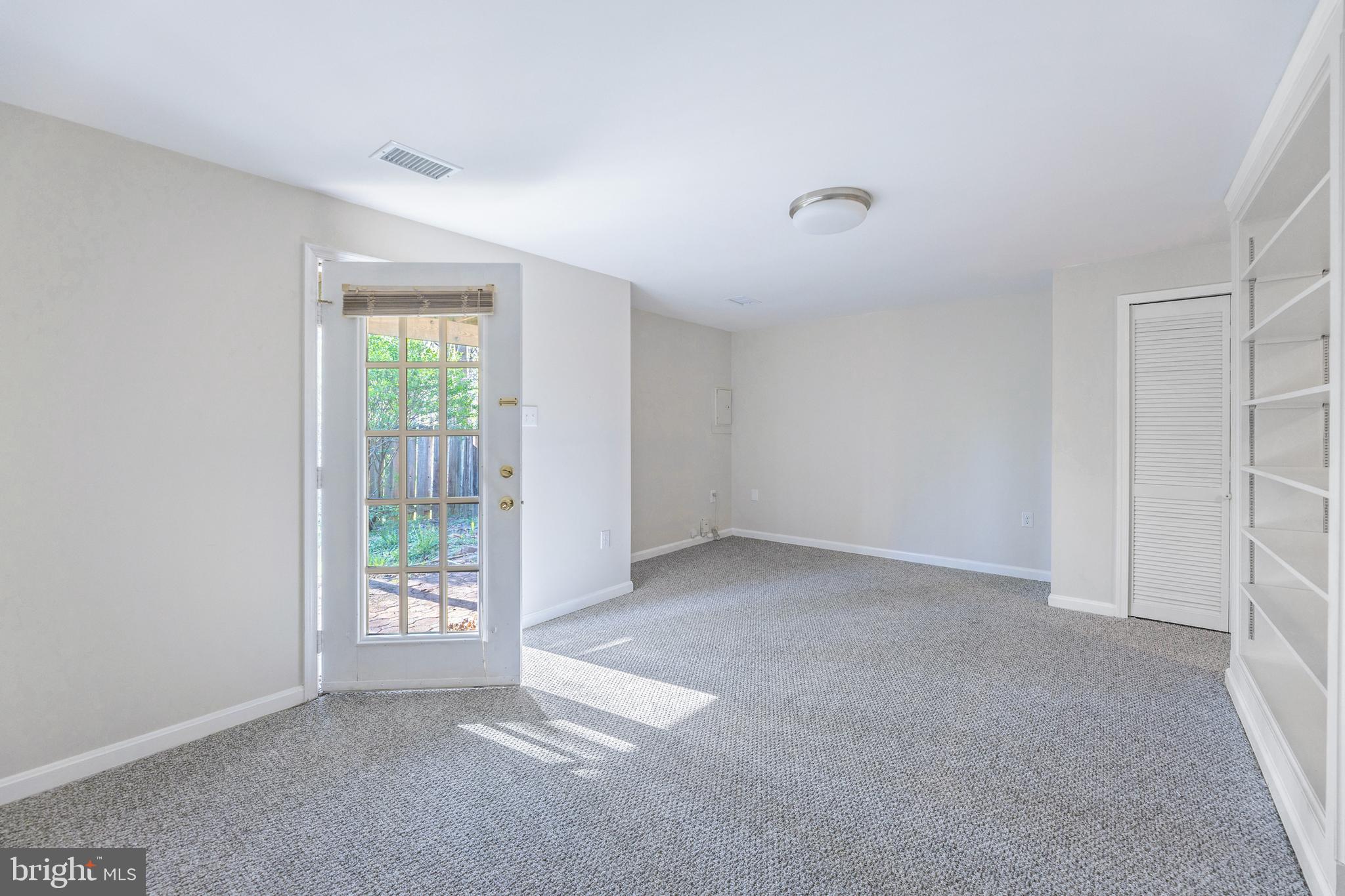 MONCLAIR - Residential