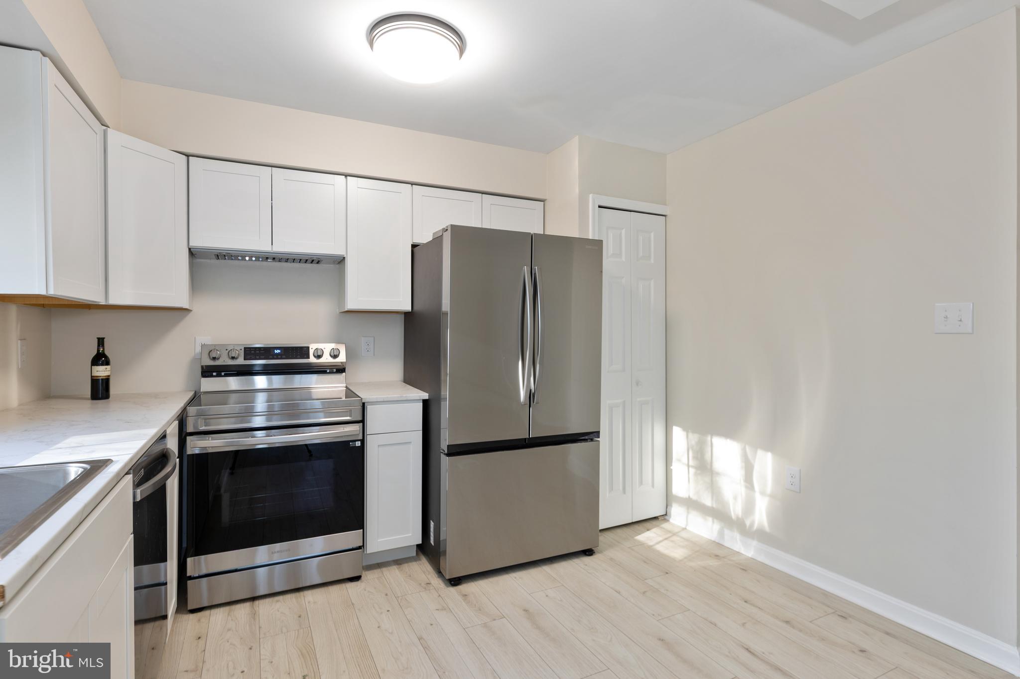 MONCLAIR - Residential