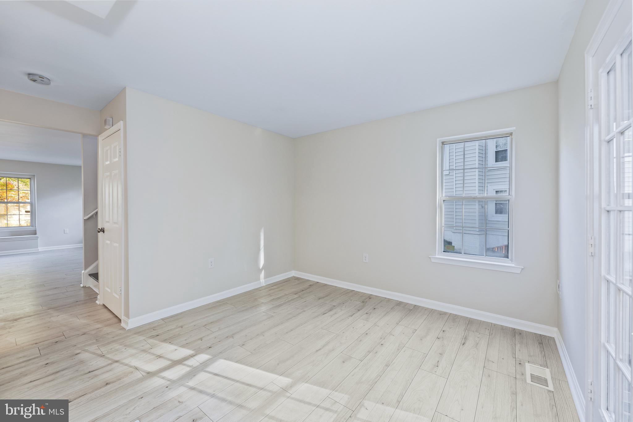 MONCLAIR - Residential