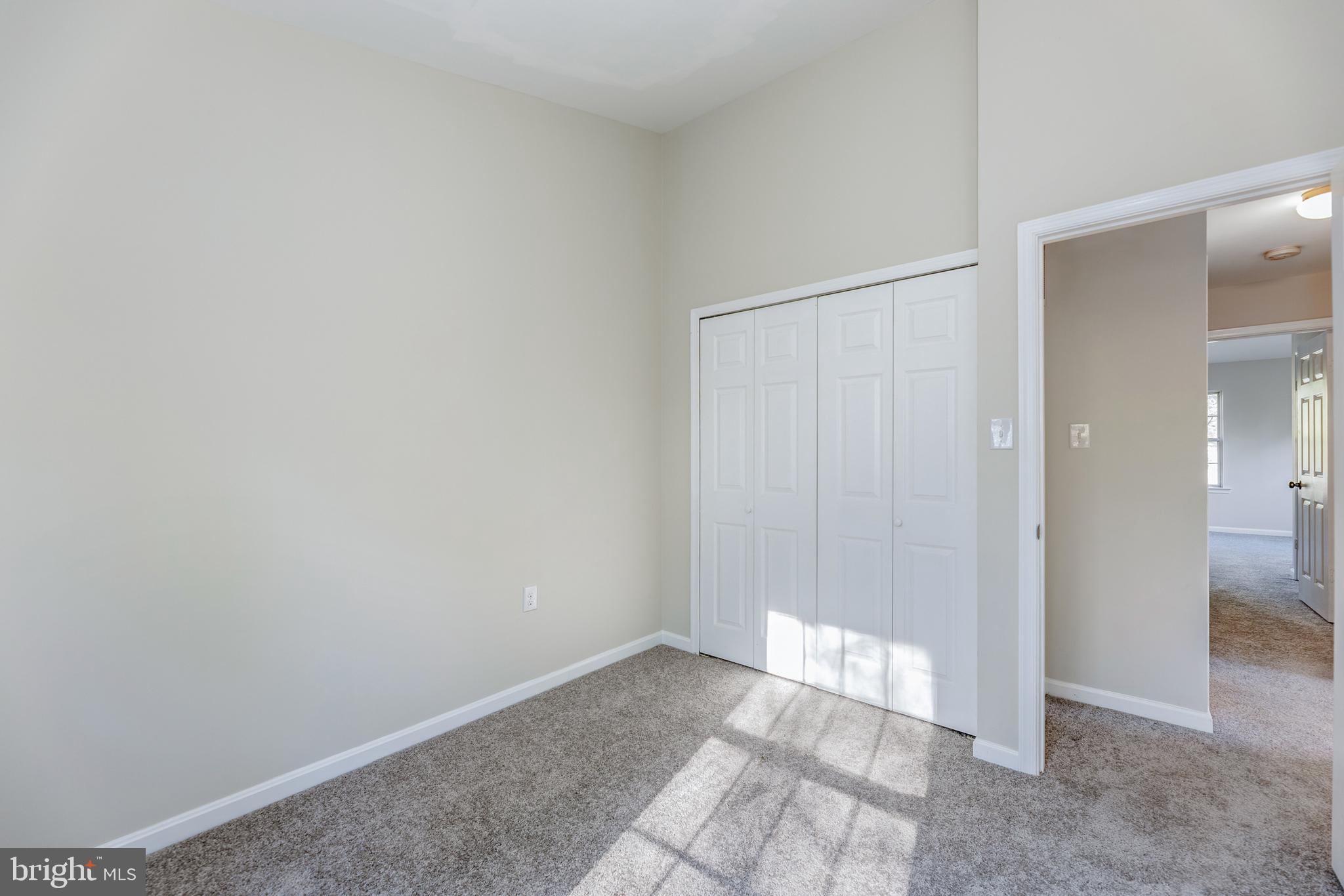 MONCLAIR - Residential