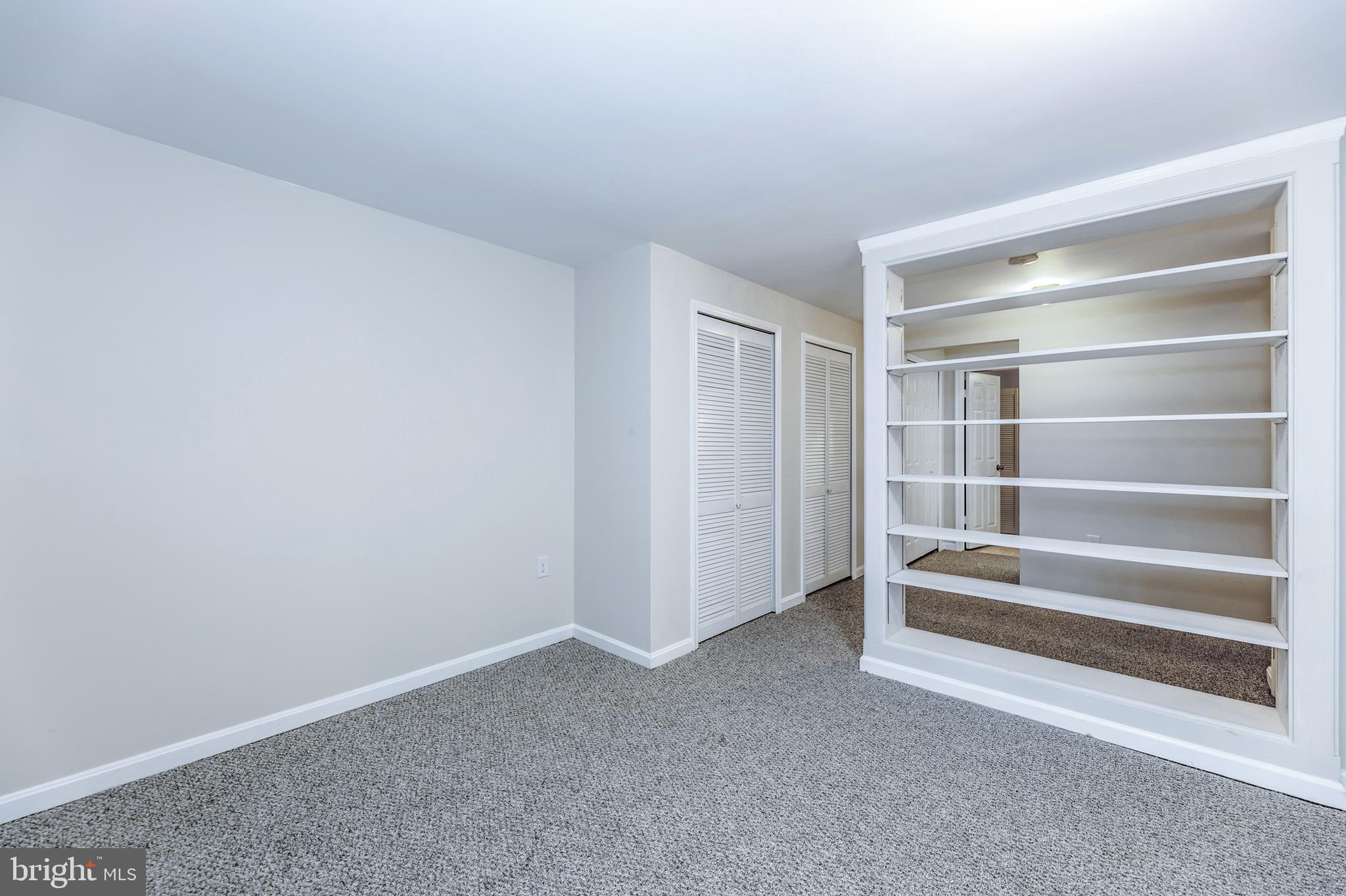 MONCLAIR - Residential