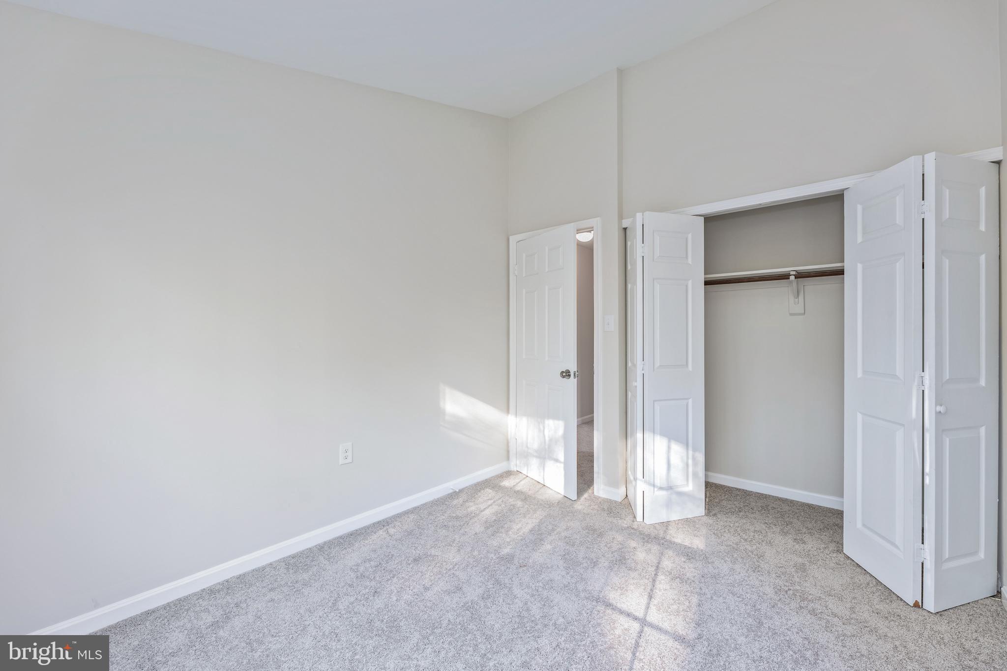 MONCLAIR - Residential