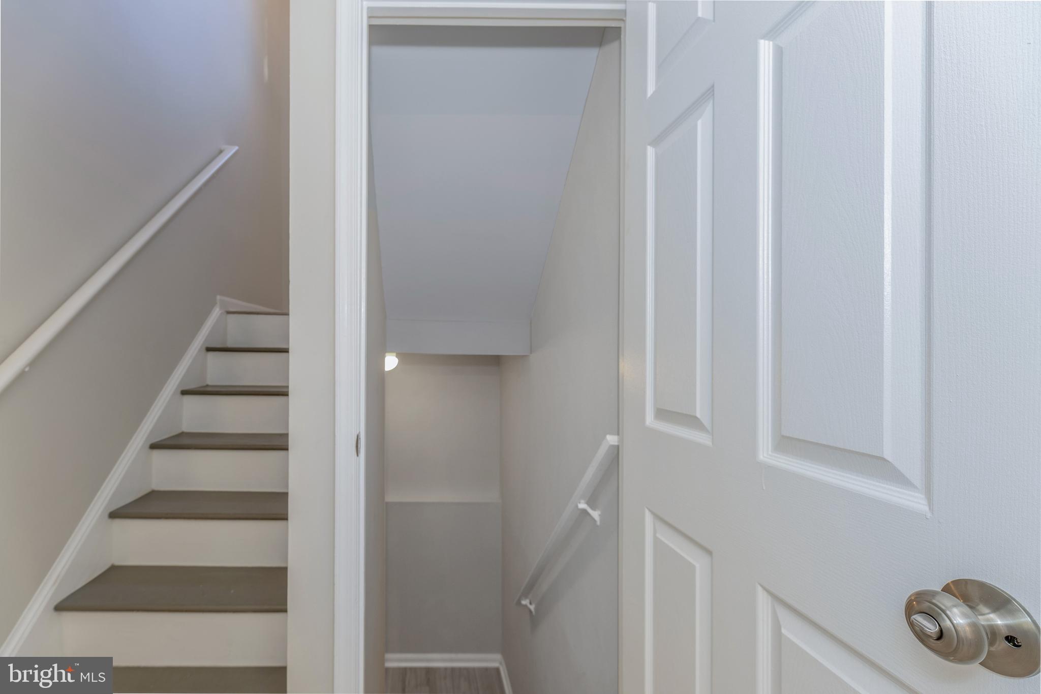 MONCLAIR - Residential