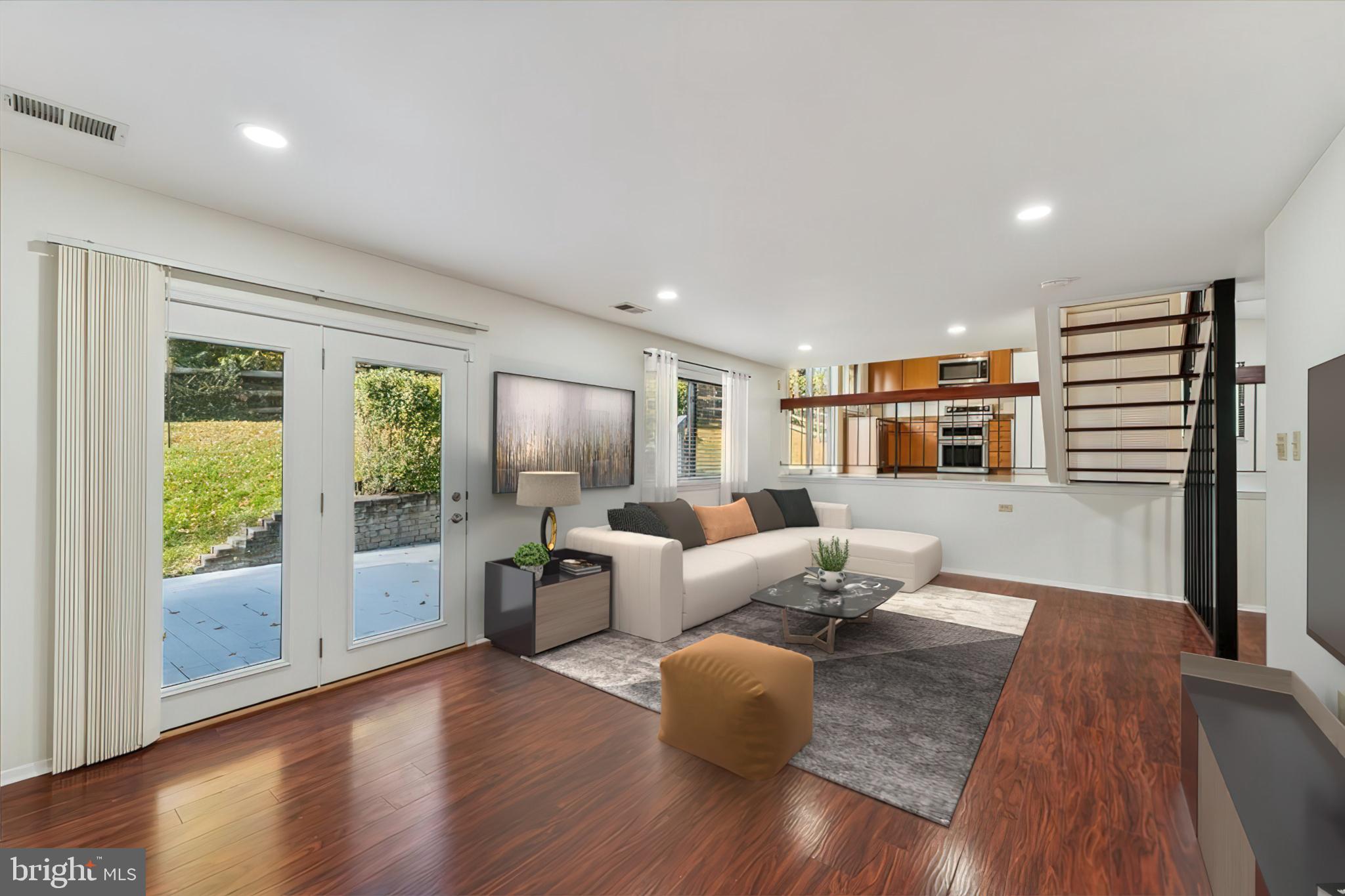 VILLAGE OF LONG REACH - Residential