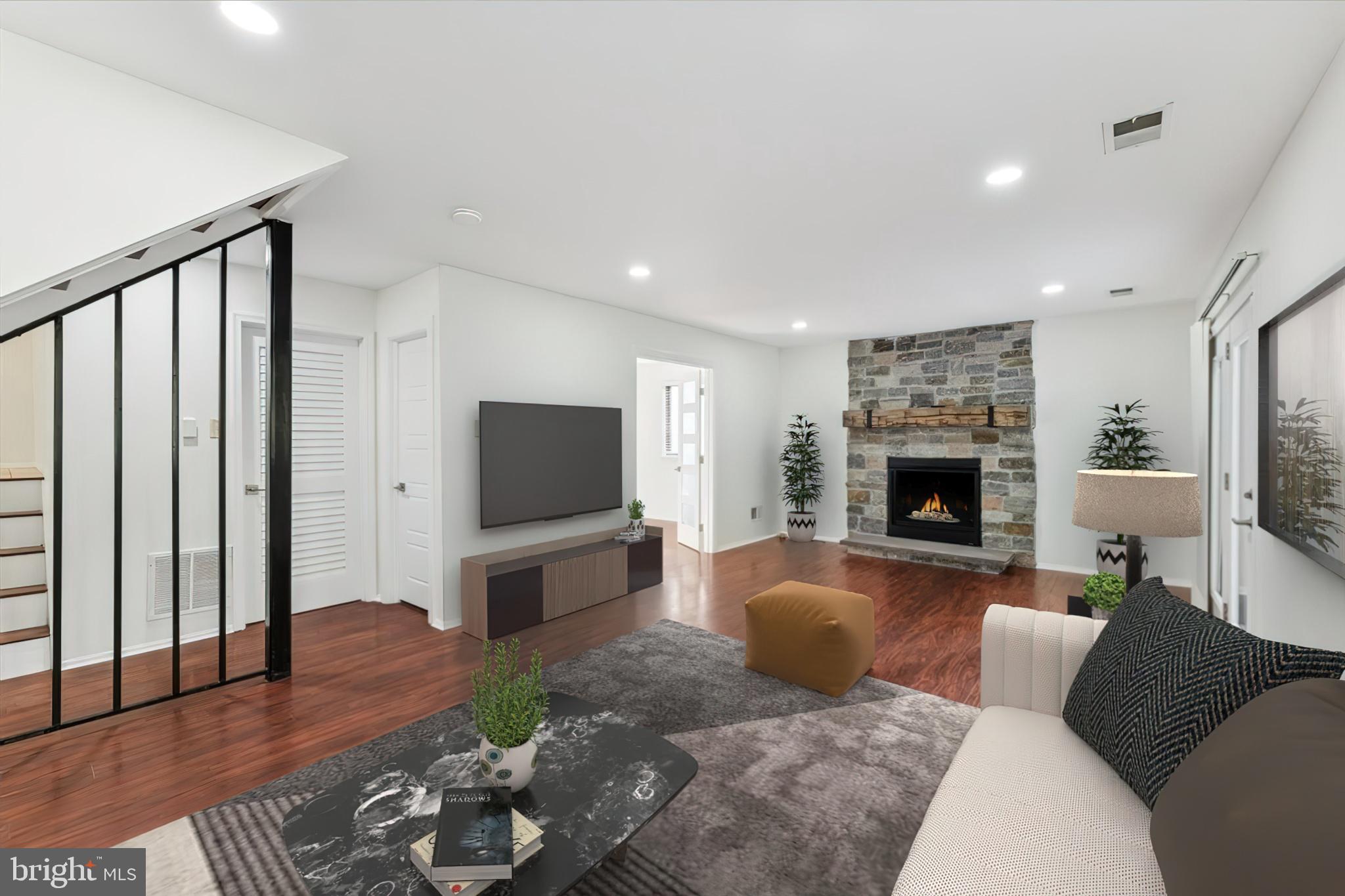 VILLAGE OF LONG REACH - Residential