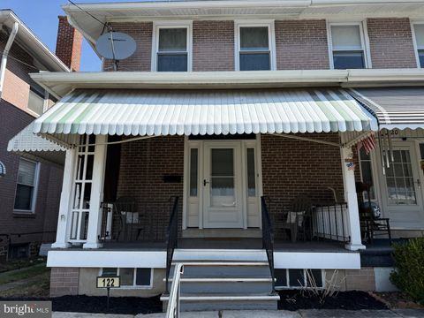 Townhouse For Sale - 122 N Walnut Street<br/> Berks County, FLEETWOOD, PA 19522
