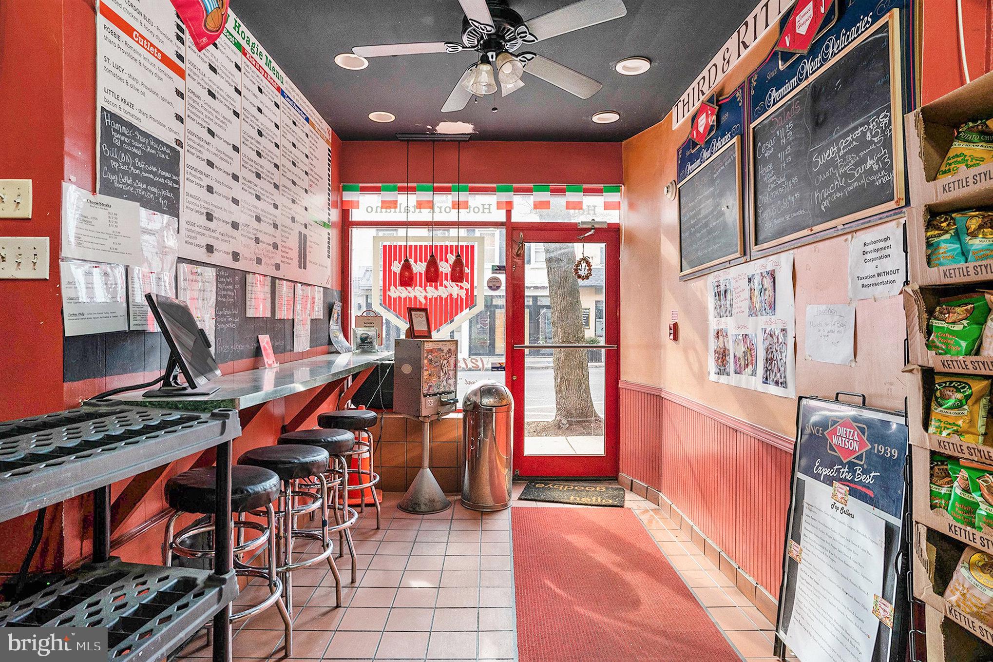 ROXBOROUGH - Commercial Lease