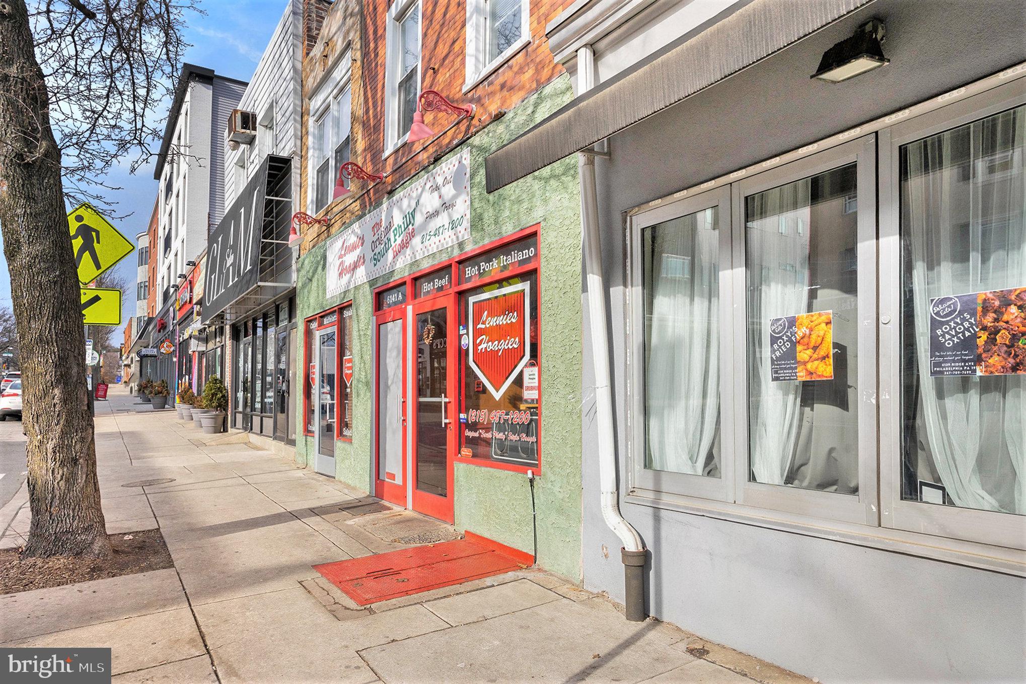 ROXBOROUGH - Commercial Lease