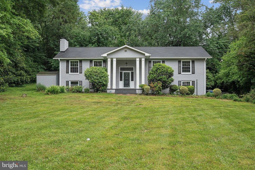 Now Available – 9239 Vernon Drive, Great Falls
Nestled in the sought-after Langley High School pyramid, this beautifully updated home offers comfort, convenience, and charm. Featuring hardwood floors, recessed lighting, and a stylishly finished modern basement, the interior is move-in ready. Enjoy the outdoors on the spacious deck with a built-in pergola – perfect for relaxing or entertaining. The property includes a 1-car garage and ample driveway parking. Conveniently located near Route 7 and Tysons for easy commuting. Pets considered on a case-by-case basis with a $500 deposit and $50/month pet rent. Don’t miss this fantastic rental opportunity in one of Great Falls’ most desirable neighborhoods!