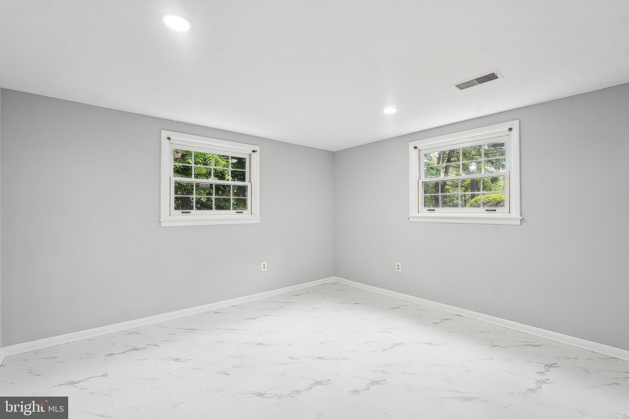 KENMORE - Residential Lease