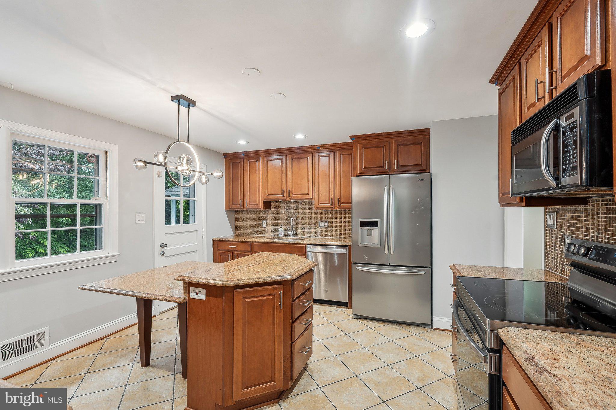 KENMORE - Residential Lease