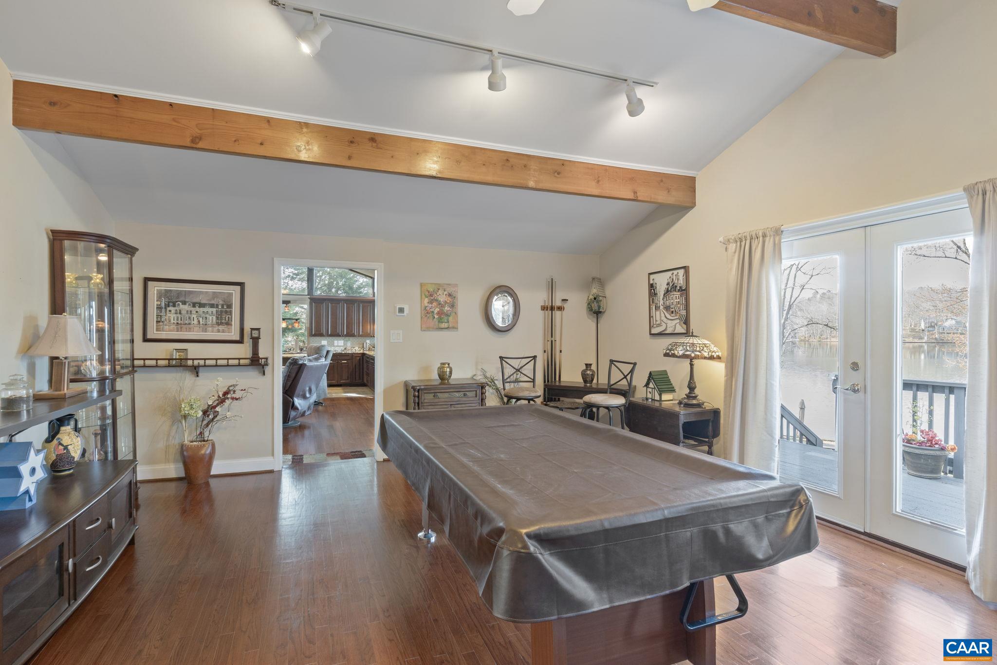 LAKE MONTICELLO - Residential