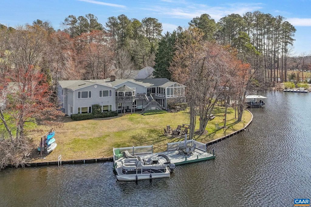 Photo of 7 Dover Ct, PALMYRA, VA 22963 (MLS # 674679)