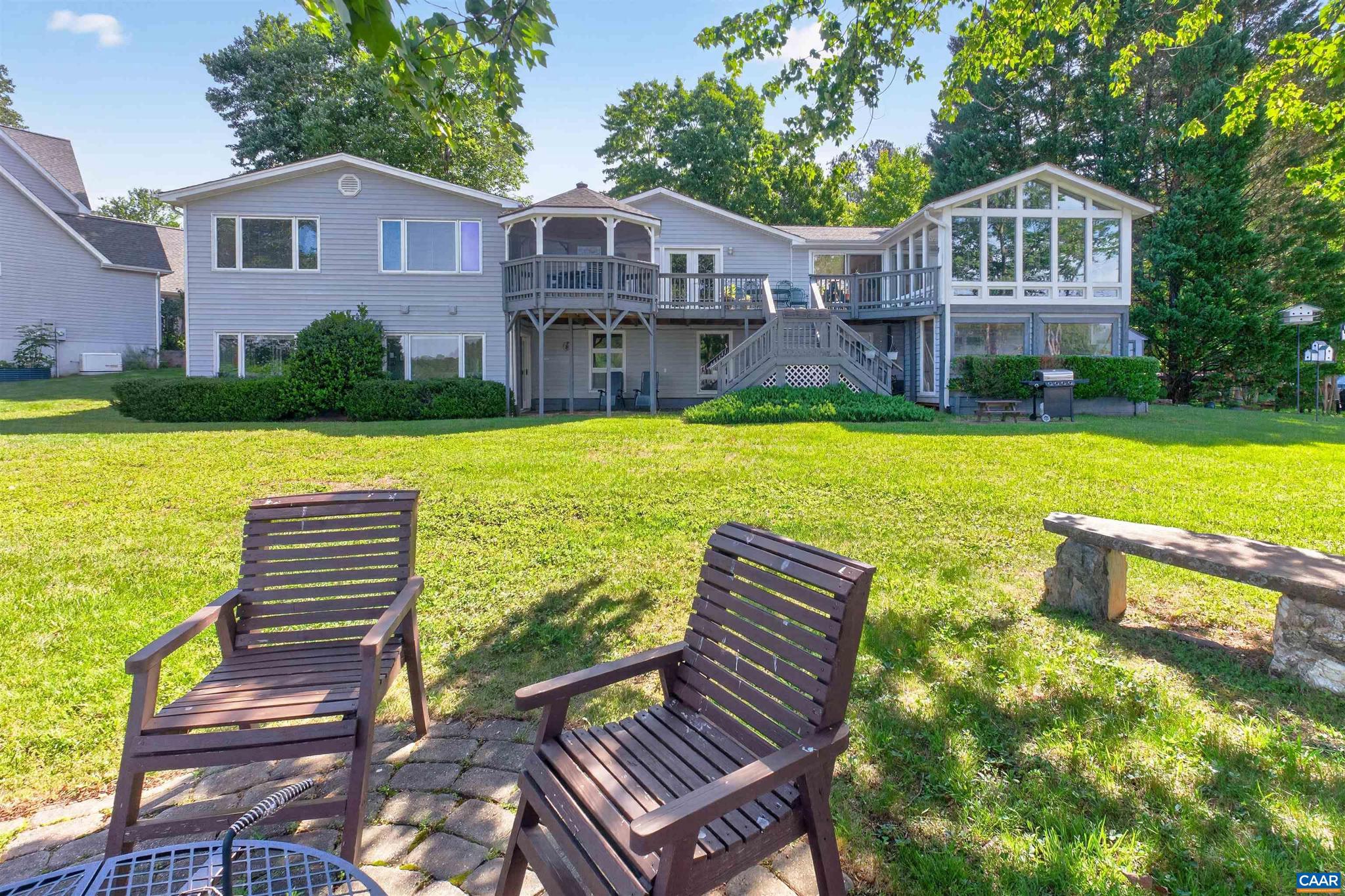 LAKE MONTICELLO - Residential