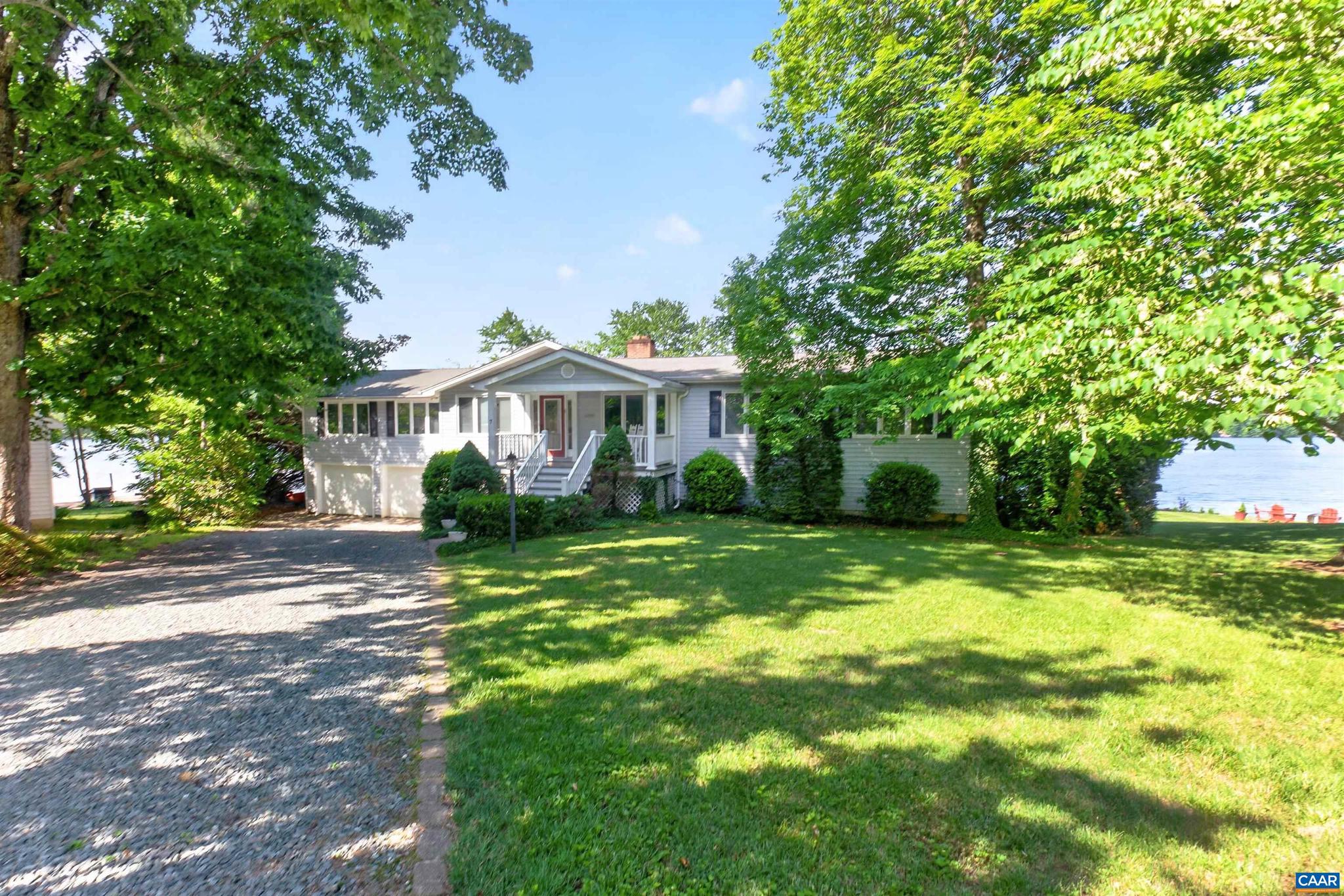 LAKE MONTICELLO - Residential
