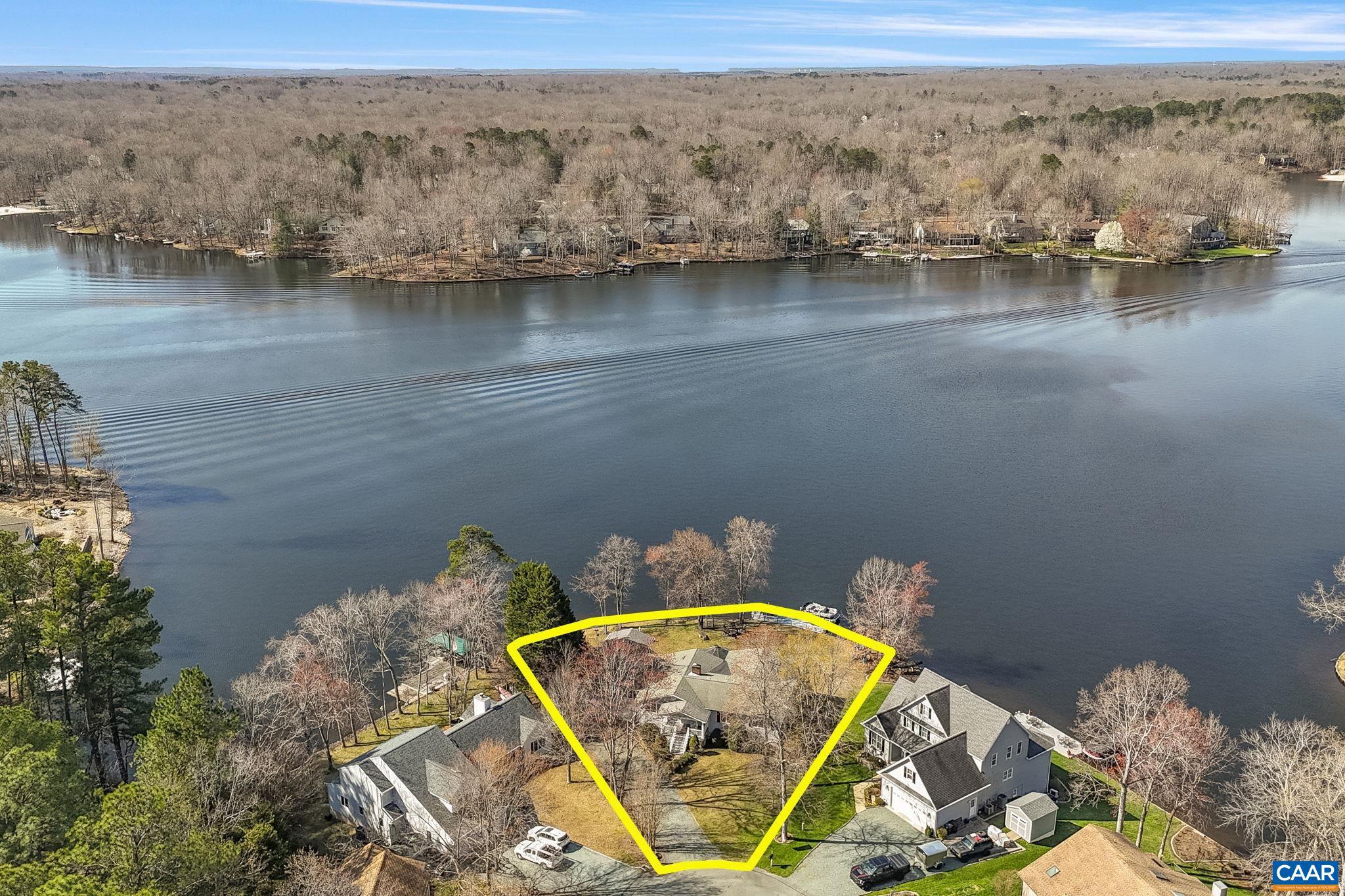 LAKE MONTICELLO - Residential