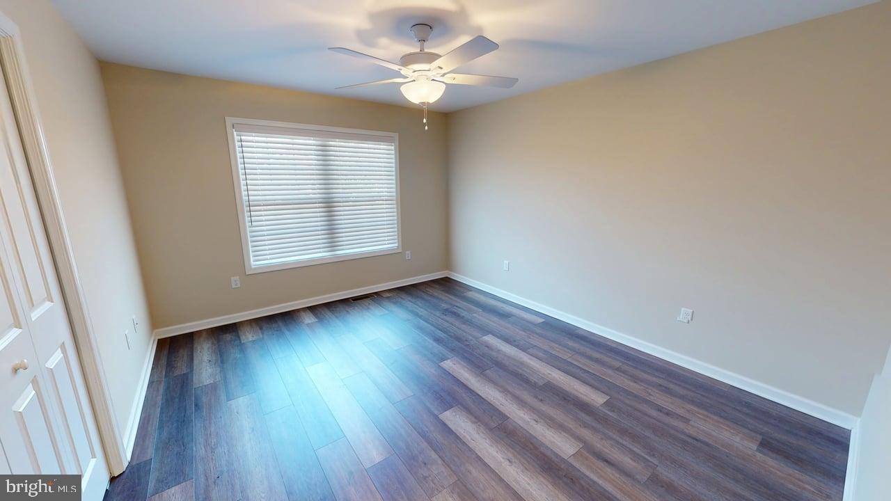 CAPTAIN'S COVE - Residential