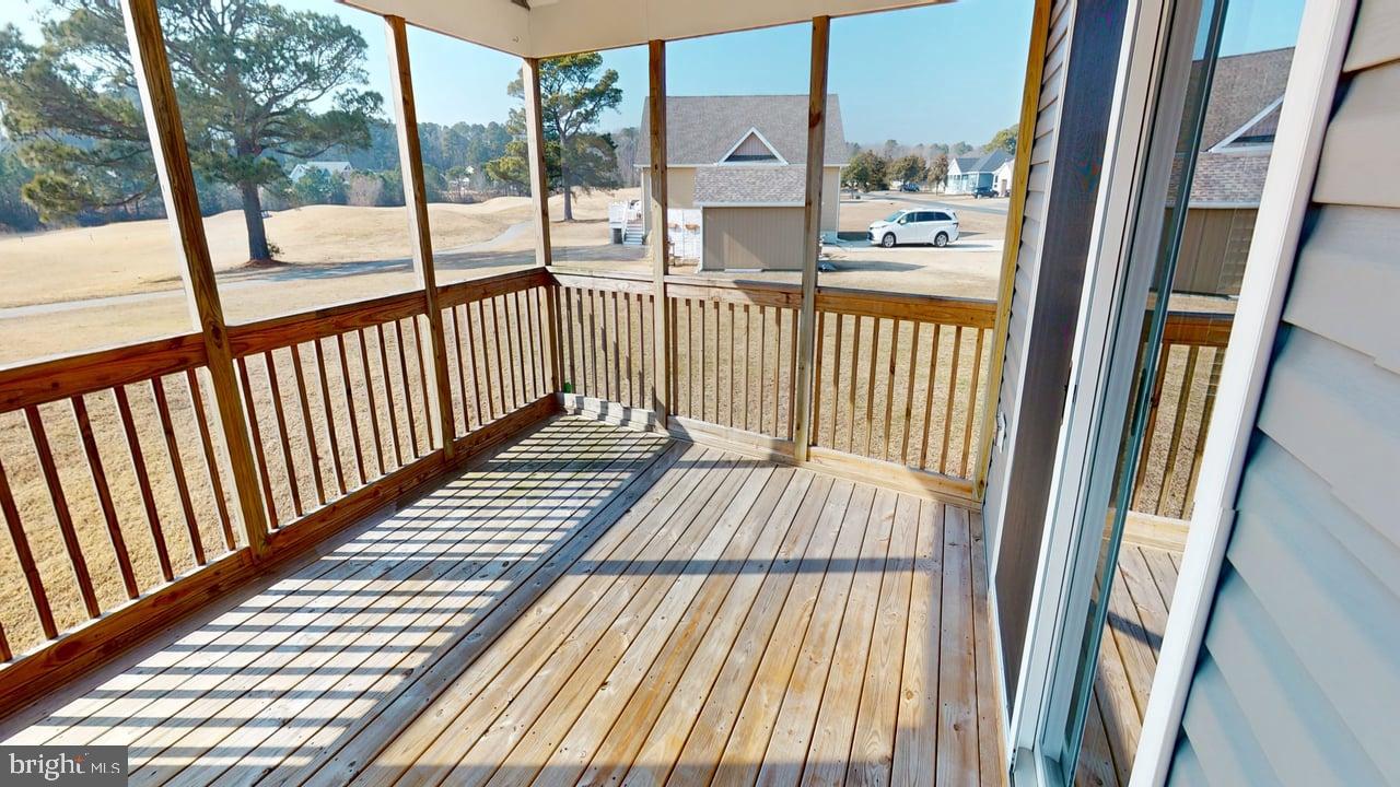 CAPTAIN'S COVE - Residential