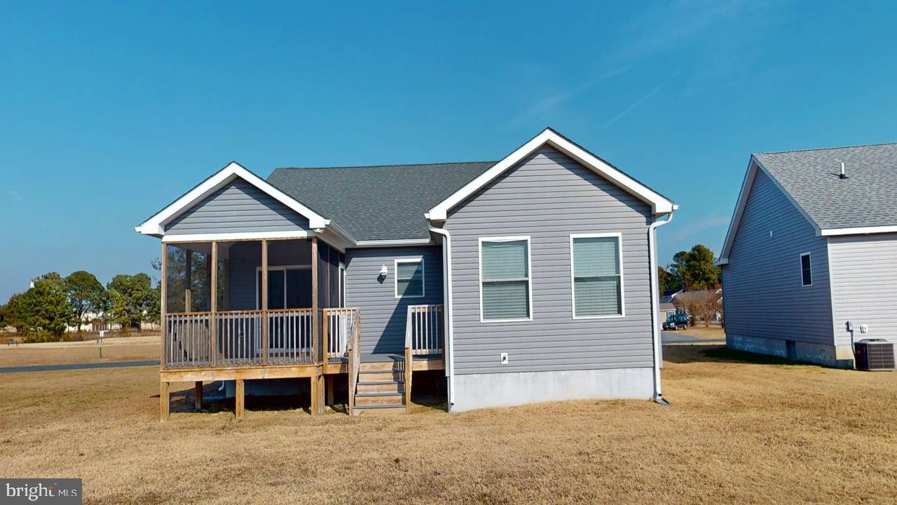 CAPTAIN'S COVE - Residential