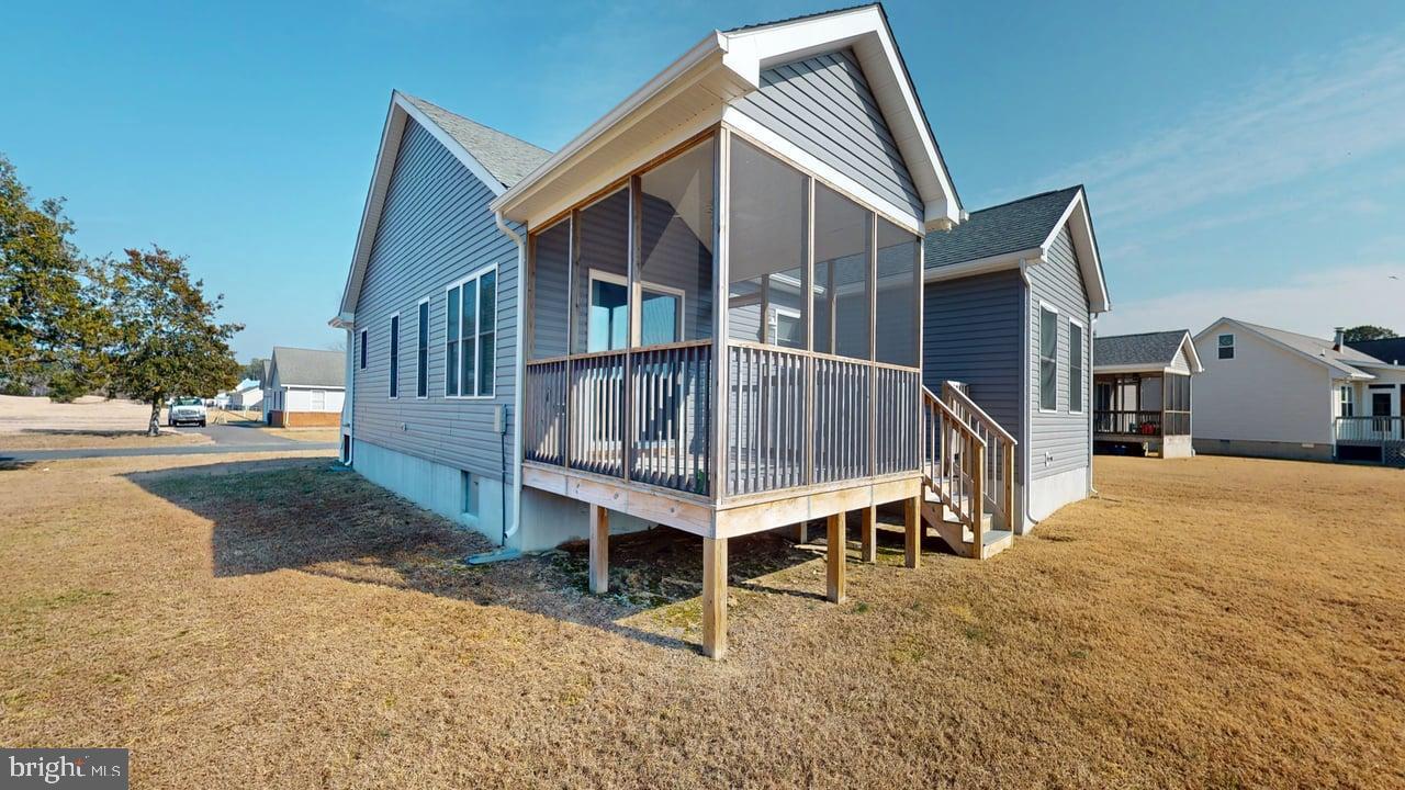 CAPTAIN'S COVE - Residential