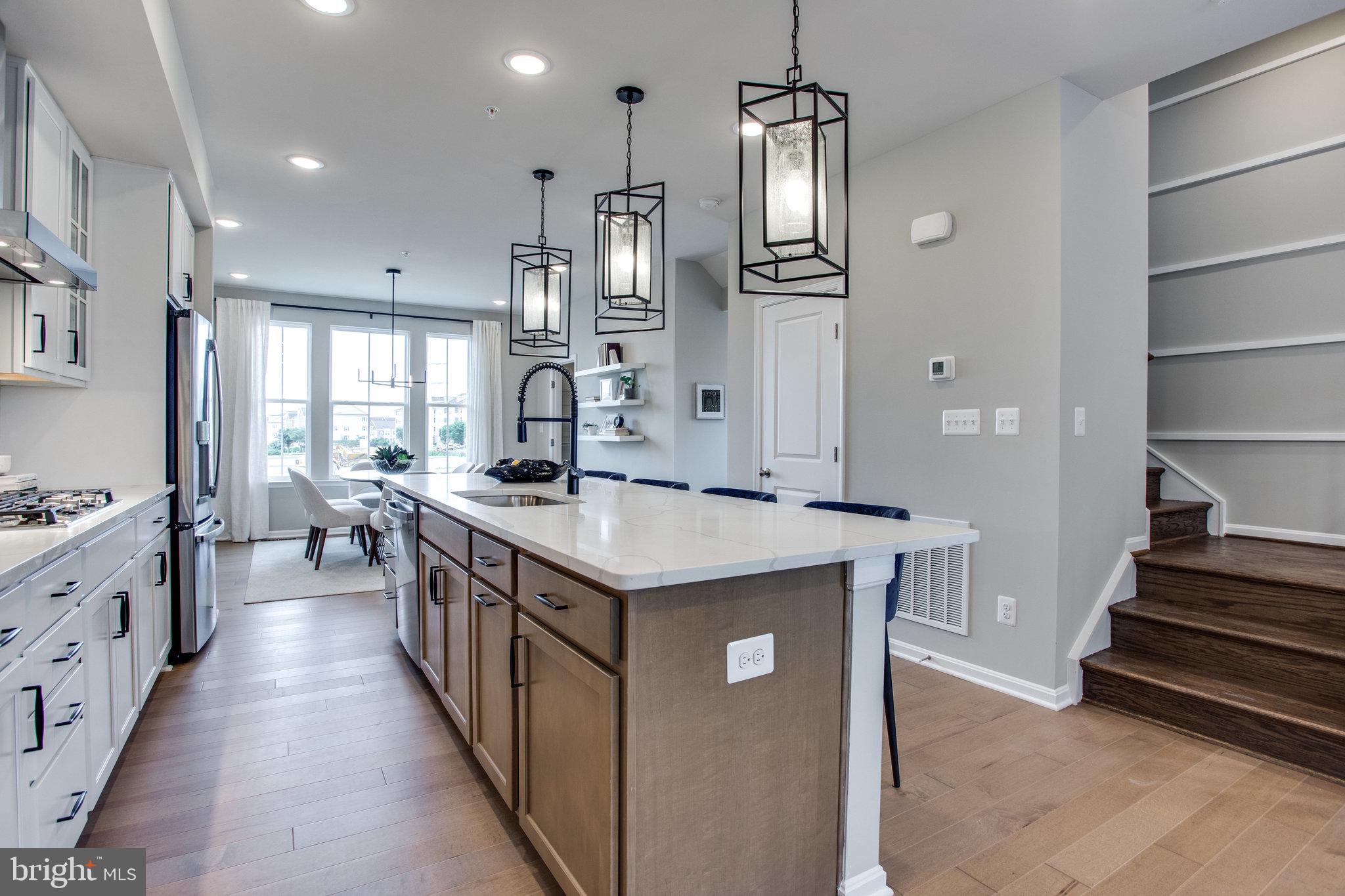 TOWNS AT MARKET COMMONS - Residential