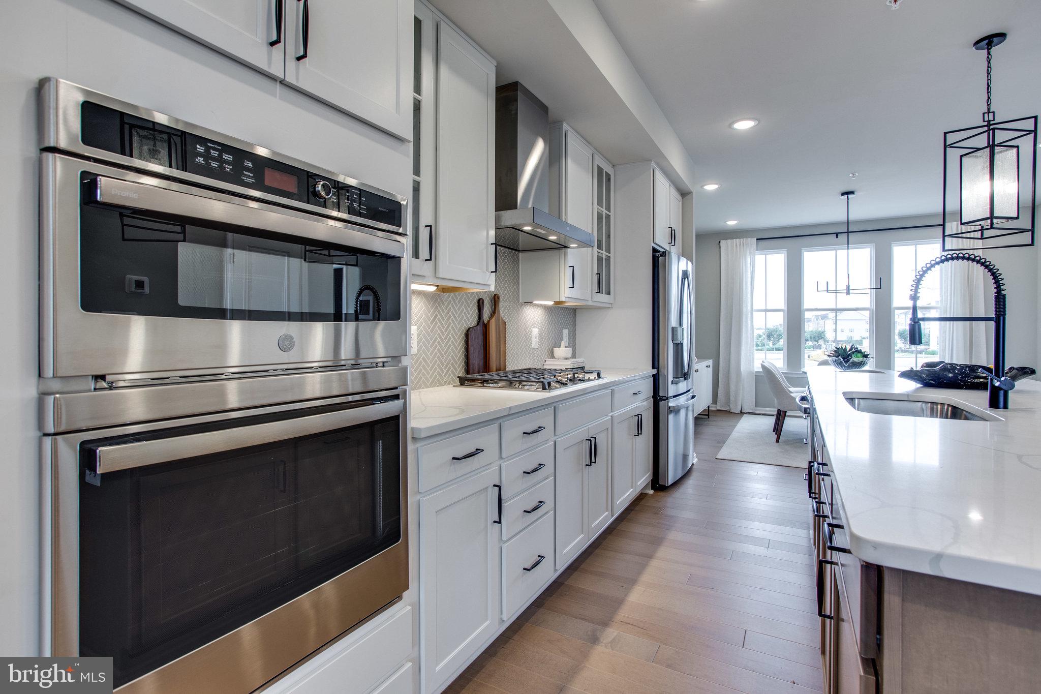 TOWNS AT MARKET COMMONS - Residential