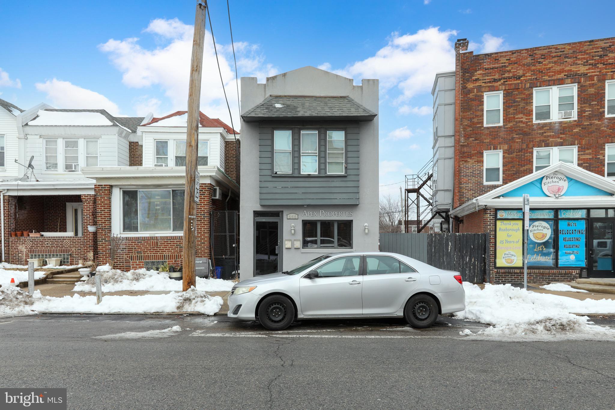 646 ROXBOROUGH AVENUE