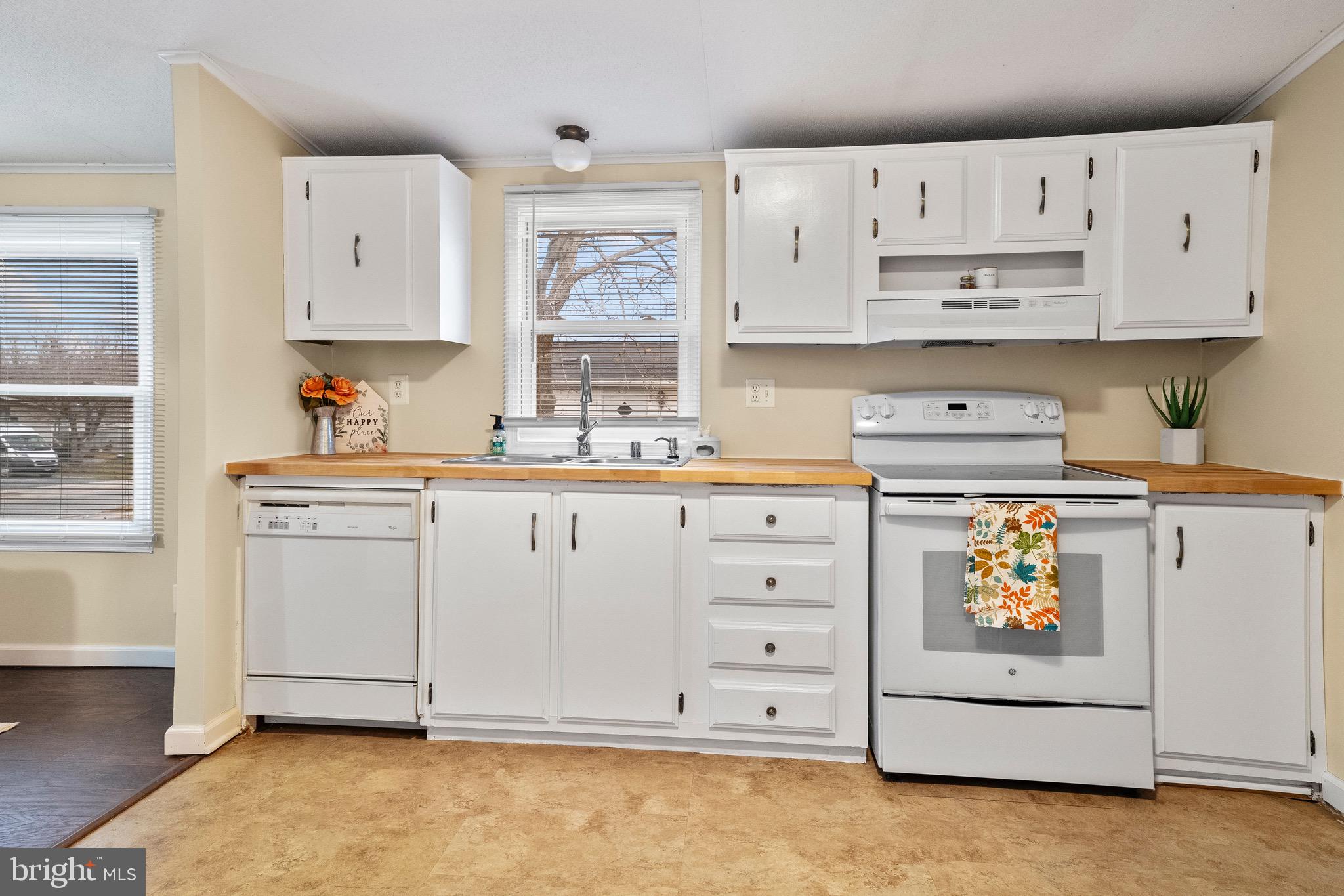 MOUNTAIN BUSH ESTATES - Residential