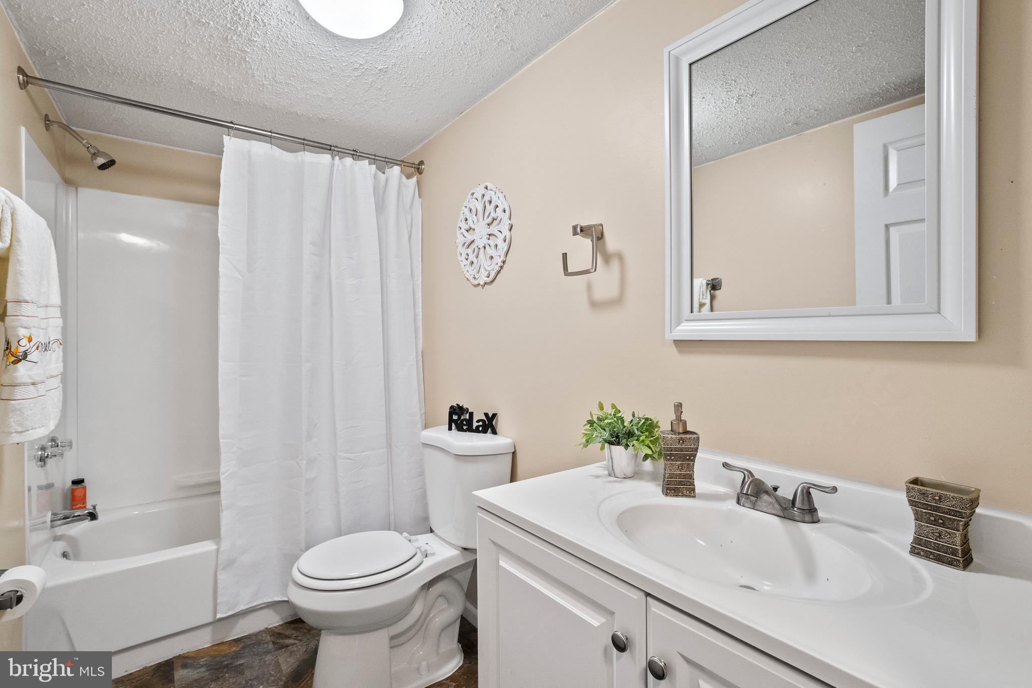 MOUNTAIN BUSH ESTATES - Residential