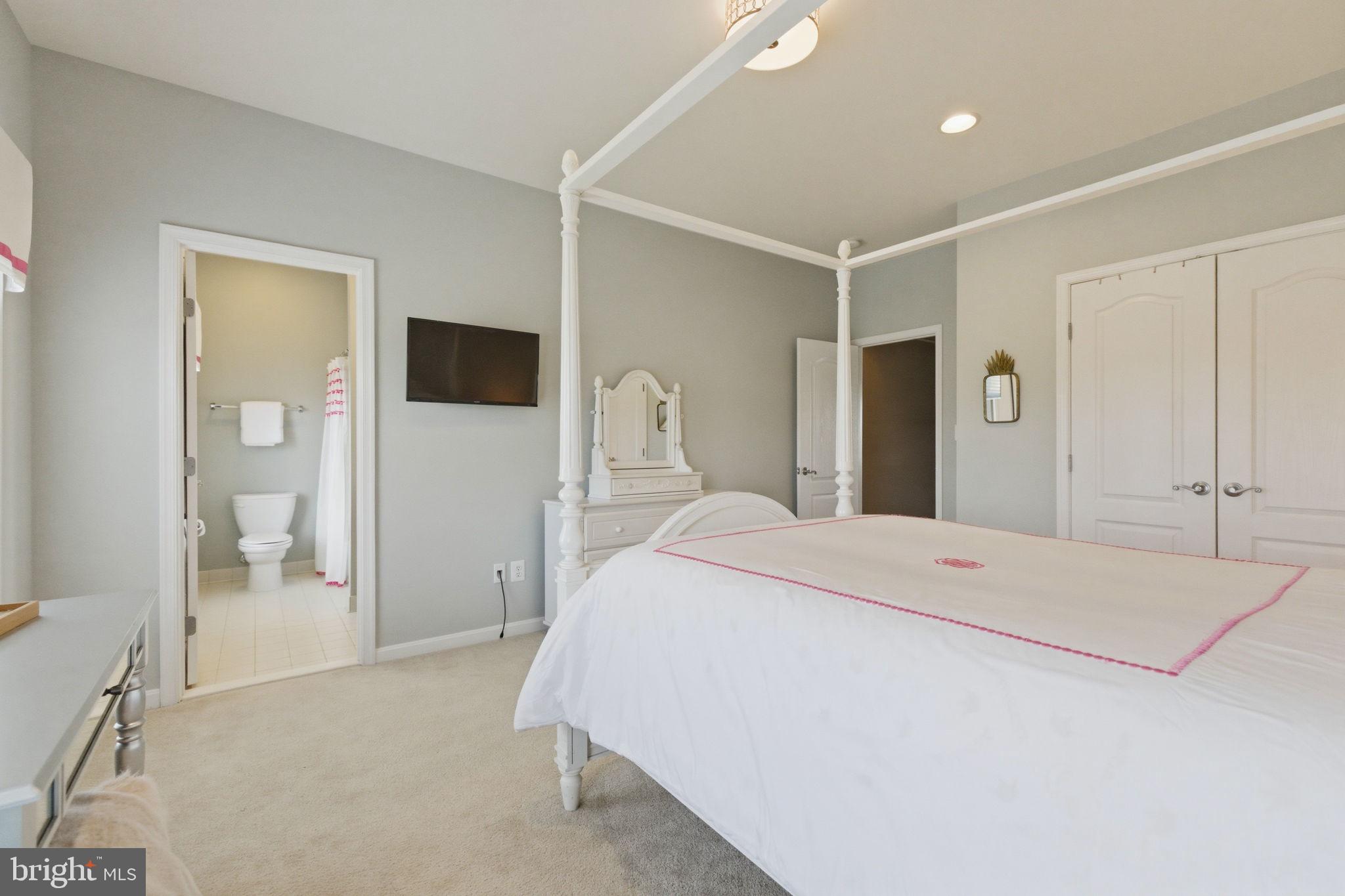 RASPBERRY FALLS - Residential