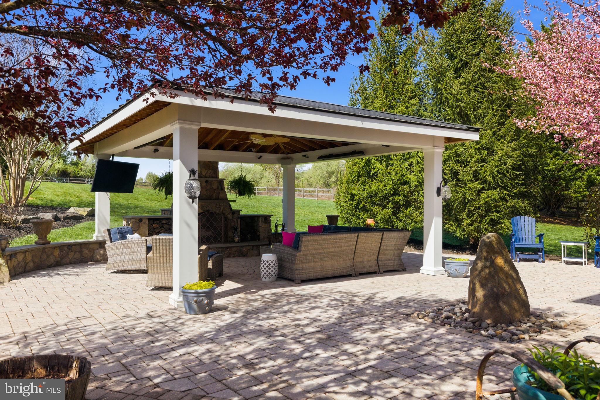 RASPBERRY FALLS - Residential