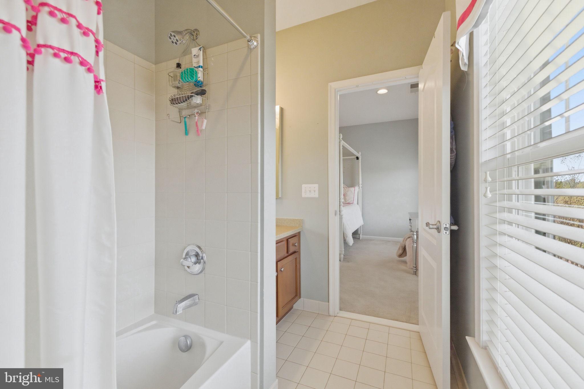 RASPBERRY FALLS - Residential