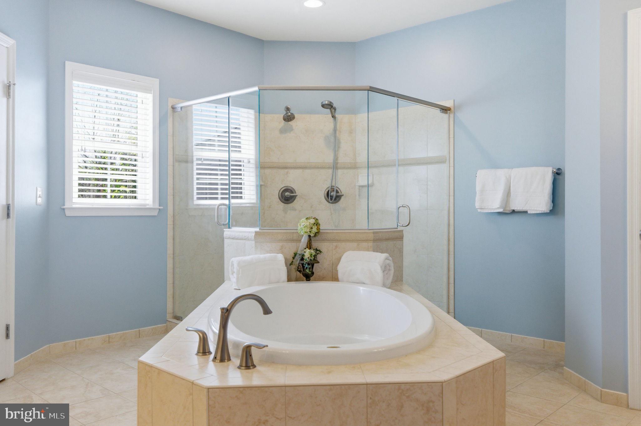 RASPBERRY FALLS - Residential